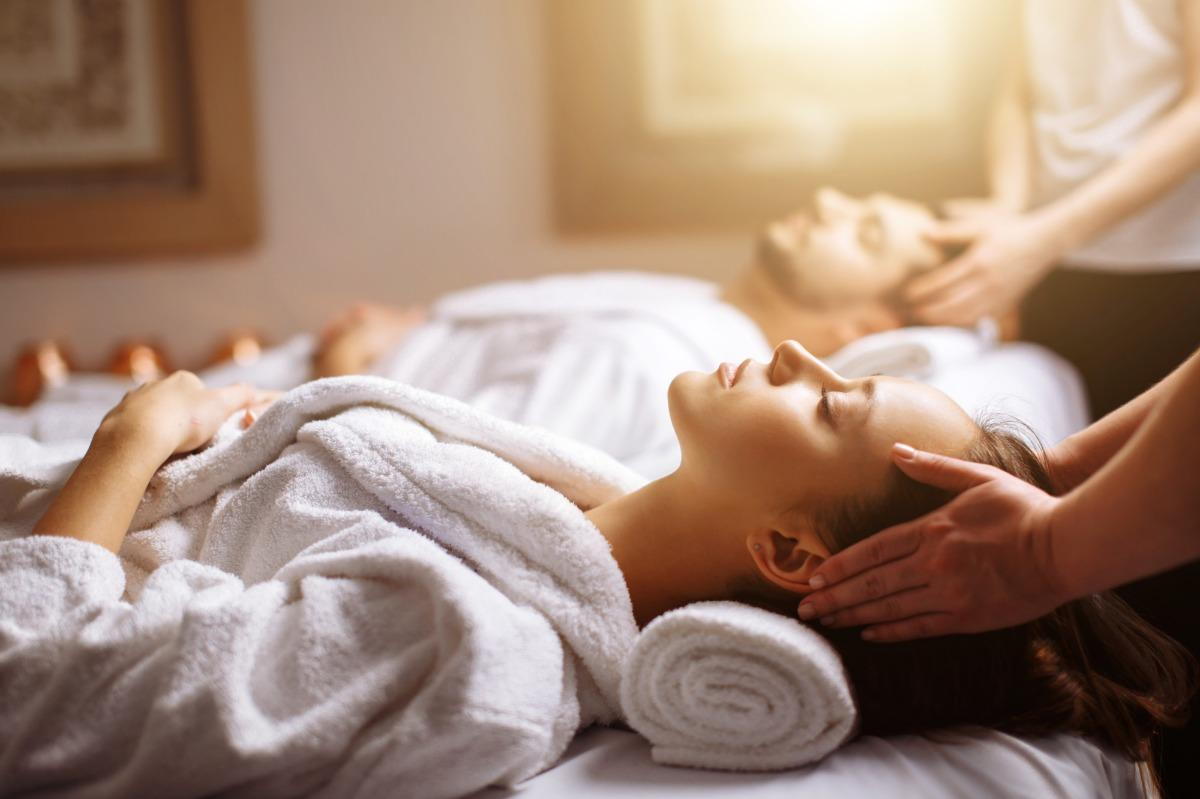 Romantic Couple Massage treatment